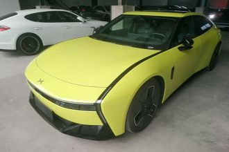 小鹏P7 2025款 702 长续航 Ultra