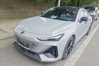 长安UNI-V 2022款 1.5T 尊贵型