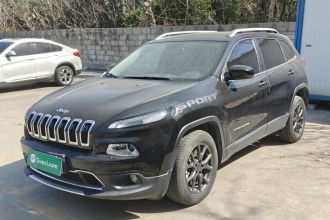 Jeep 自由光 2020款 2.0L 两驱经典运动版