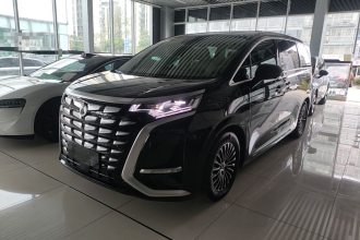 腾势D9 2022款 DM-i 970 四驱尊荣型
