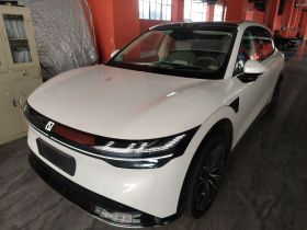 极氪7X 2025款 75kWh 后驱智驾版