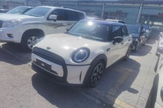 MINI 2022款 改款 1.5T COOPER 经典派 五门版
