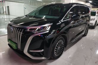 腾势D9 2022款 EV 600 四驱尊荣型