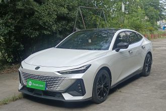长安UNI-V 2022款 1.5T 尊贵型