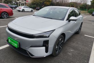 吉利银河 银河L6 2025款 EM-i 140km 星舰版