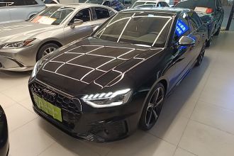 奥迪A4L 2022款 45 TFSI quattro 臻选动感型