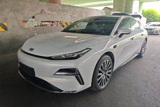 吉利银河 银河星耀8 2025款 130km EM-i 旗舰版