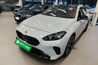 宝马2系 2025款 225L M运动曜夜套装