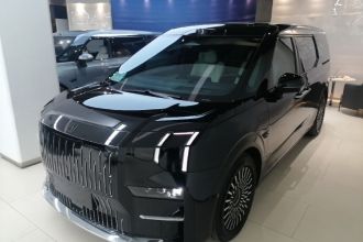 极氪009 2024款 七座过道版四驱 108kWh