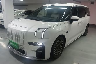 极氪009 2024款 七座过道版 108kWh