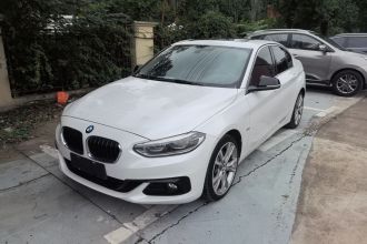 宝马1系 2018款 120i 设计套装型