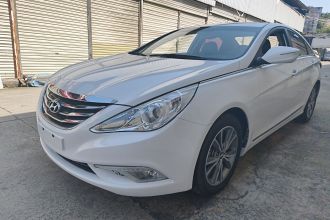 现代 索纳塔 2015款 经典 2.0L 自动豪华版