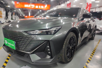 长安UNI-V 2022款 1.5T 尊贵型