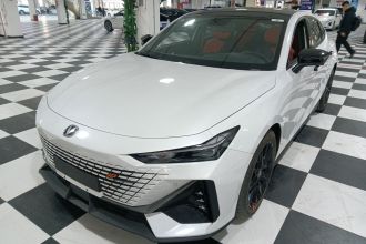 长安UNI-V 2022款 1.5T 尊贵型