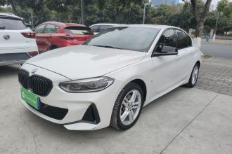 宝马1系 2021款 改款 120i M运动曜夜版