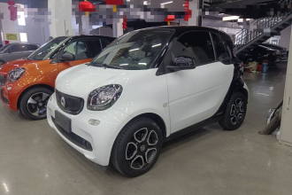 smart fortwo 2019款 0.9T 66千瓦硬顶先锋版 国VI