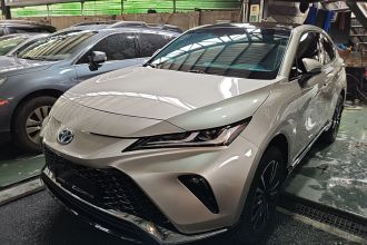 丰田 威飒 2022款 双擎 2.5L CVT两驱尊贵版