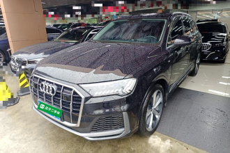 奥迪Q7 2021款 55 TFSI quattro S line尊贵型