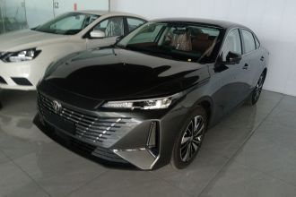 长安 逸动PHEV 2025款 智慧新蓝鲸 145KM 战舰版