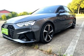 奥迪A4L 2022款 45 TFSI quattro 臻选动感型