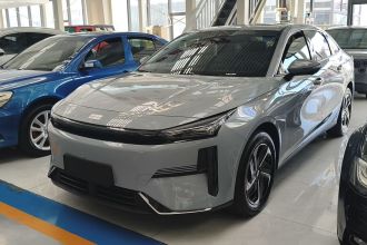 吉利银河 银河L6 2025款 EM-i 140km 探索+版