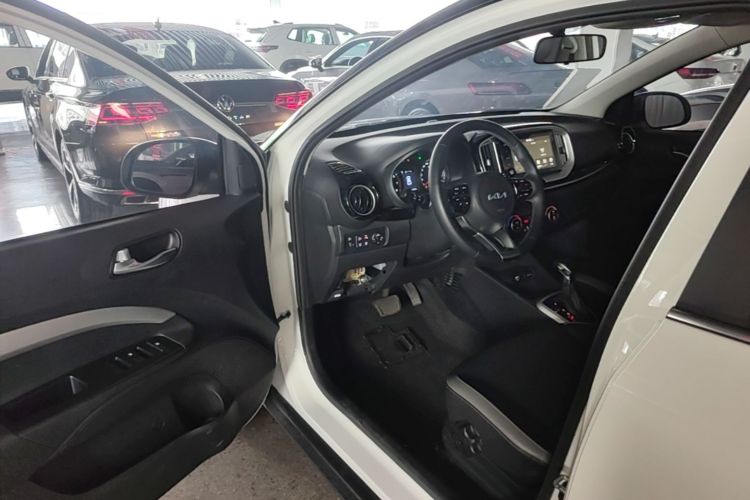 Kia PEGAS фото 15