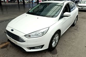 福特 福克斯 2017款 三厢 EcoBoost 180 自动精英型
