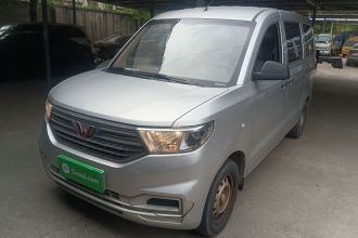 五菱汽车 五菱宏光V 2022款 1.5L劲取版电动助力LAR