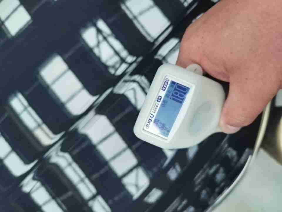 发动机舱盖漆面修复痕迹实拍