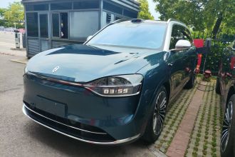 鸿蒙智行 问界M9 2024款 增程 Ultra版 42kWh 6座版