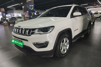 Jeep 指南者 2020款 220T 自动精英版