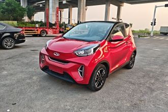 奇瑞QQ 小蚂蚁 2022款 甜粉款 半糖版 三元锂 30kW 301km