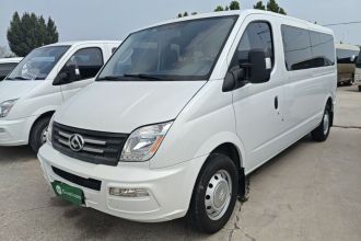 上汽大通MAXUS 新途V80 2023款 2.0T 手动经典傲运通长轴超低顶6/7/8/9座