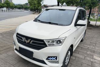 五菱汽车 五菱宏光 2021款 改款 1.5L S舒适型 液压助力LAR