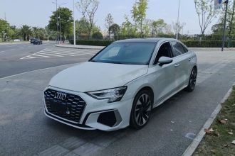 奥迪A3 2023款 改款 A3L Limousine 35 TFSI 时尚运动型