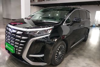 腾势D9 2024款 DM-i 980 四驱尊荣型