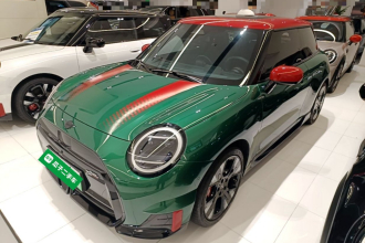 电动MINI COOPER JCW 2025款 JOHN COOPER WORKS