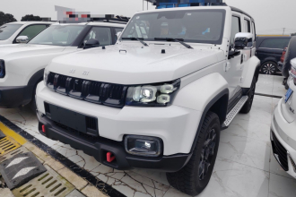 北京BJ40 2023款 2.0D 自动四驱刀锋英雄版侠客型（前后电控锁）