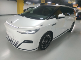 小鹏X9 2025款 纯电 740超长续航 Max