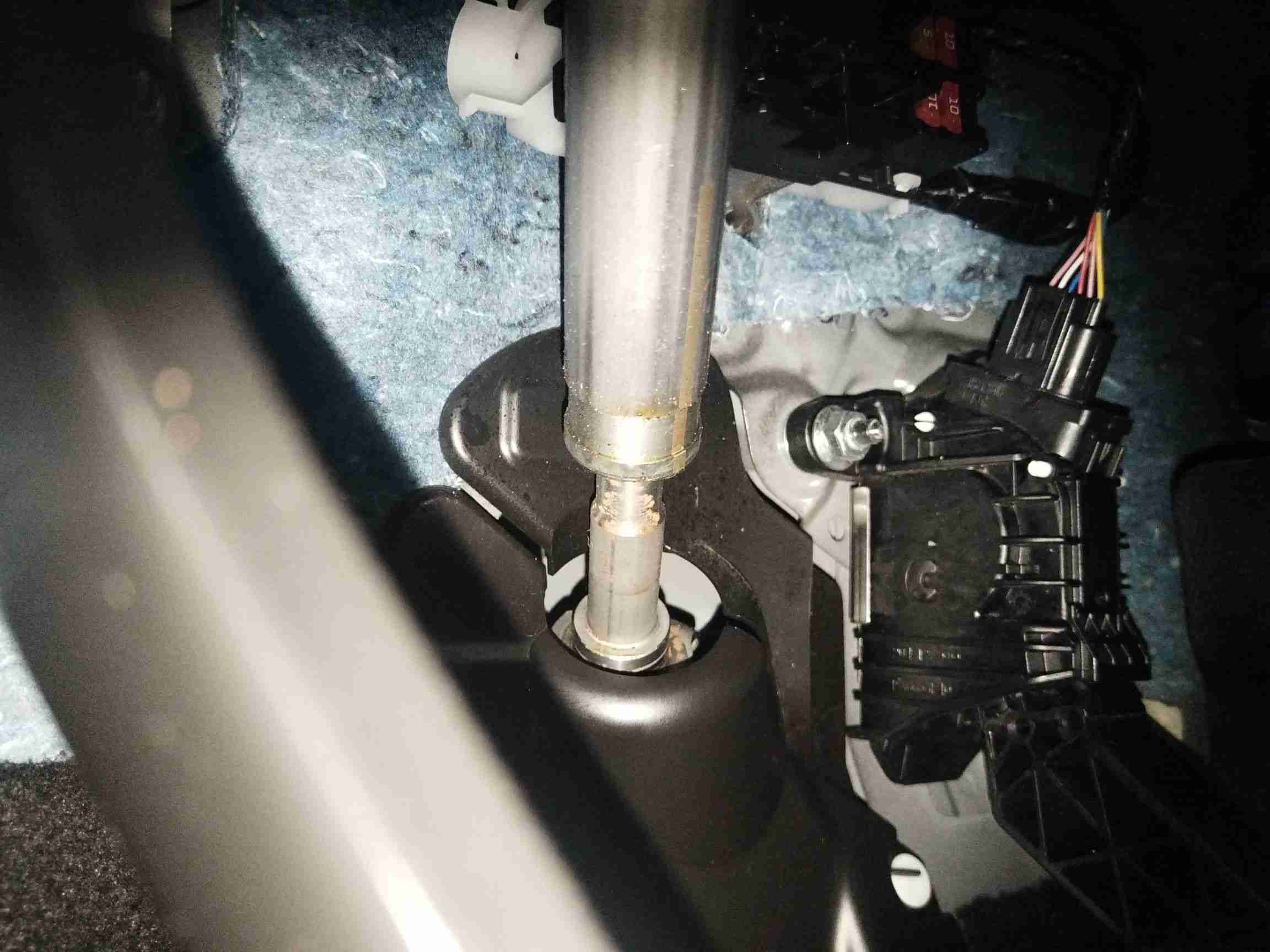 转向柱浮锈情况