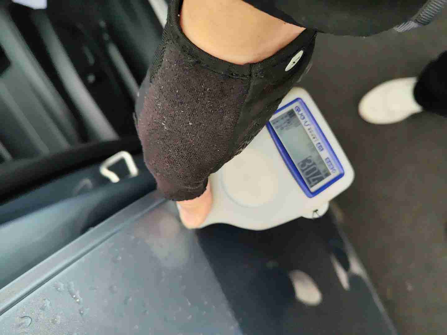 右侧后门钣金情况另一角度实拍