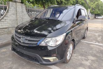 宝骏730 2014款 1.5L 手动豪华导航ESP版 7座