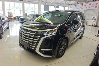 腾势D9 2025款 DM-i 智驾版 1020 四驱尊荣型