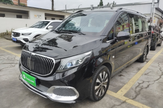 奔驰 威霆 2023款 2.0T 商务版 7座