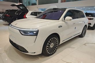 鸿蒙智行 问界M8 2025款 增程 Max+版 53.4kWh 6座版 (192线激光雷达）