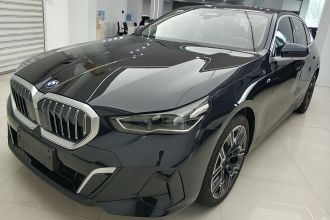 宝马5系 2025款 530Li 尊享型 M运动套装