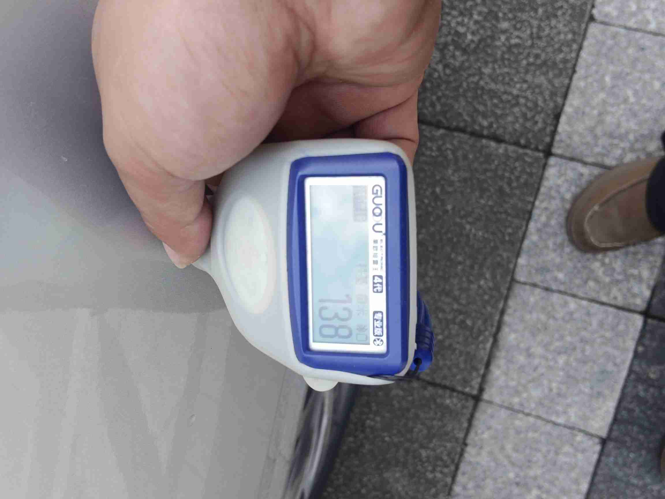 左后翼子板喷漆修复痕迹实拍