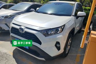 丰田 RAV4荣放 2022款 双擎 2.5L E-CVT两驱精英版