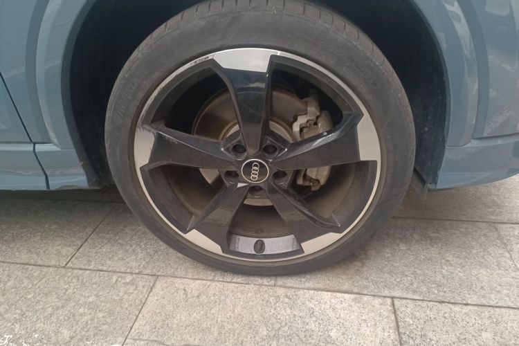 Audi Q2L фото 8