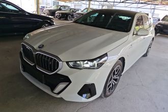 宝马i5 2025款 eDrive 35L M运动套装